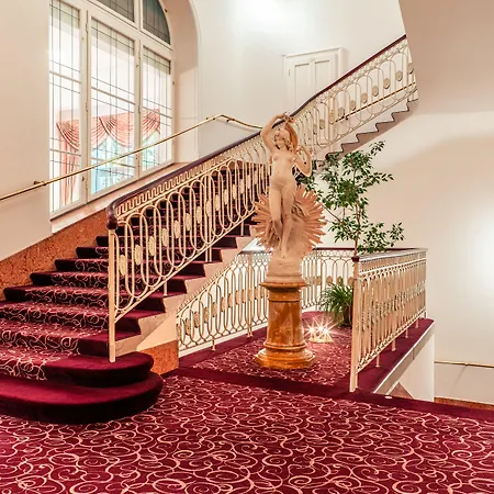 호텔 Radium Palace 4*