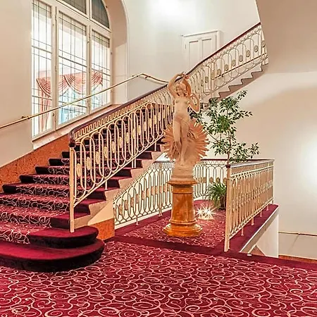 Radium Palace Hotel 4*